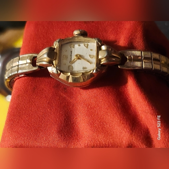 Vintage 50s Bulova M6. 10kt R.G.F ladies watch - Picture 2 of 5